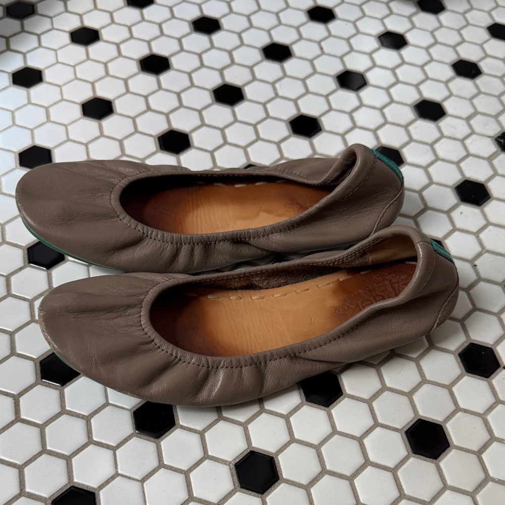 Tieks by Gavrieli Women's Taupe Leather Ballet Flats - Comfortable Slip-On